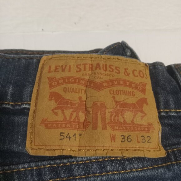 Levi's Men's 541 Straight Leg Denim Jeans - Picture 6 of 7